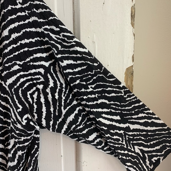 Paraphrase Zebra Print Button Up Top - Picture 4 of 5